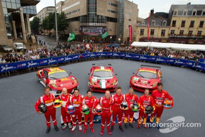 lemans-24-hours-of-le-mans-2011-61-af-corse-ferrari-f430-pierguiseppe-perazzini-marco-cioc.jpg